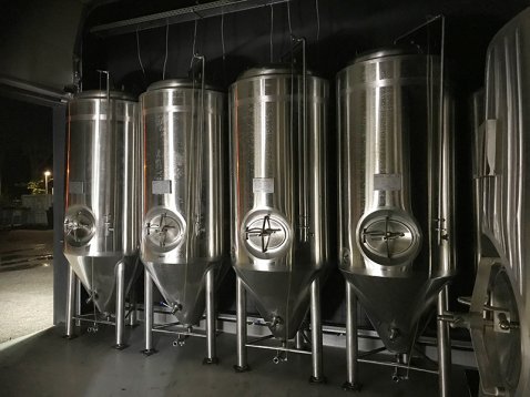 荷蘭客戶的釀酒設(shè)備安裝完成！